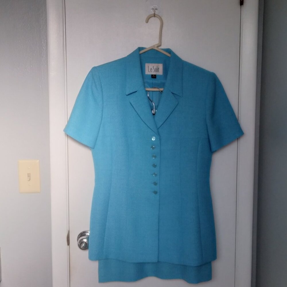 Le Suit 2 piece BLUE business short sleeved jacket and skirt Both lined size 8